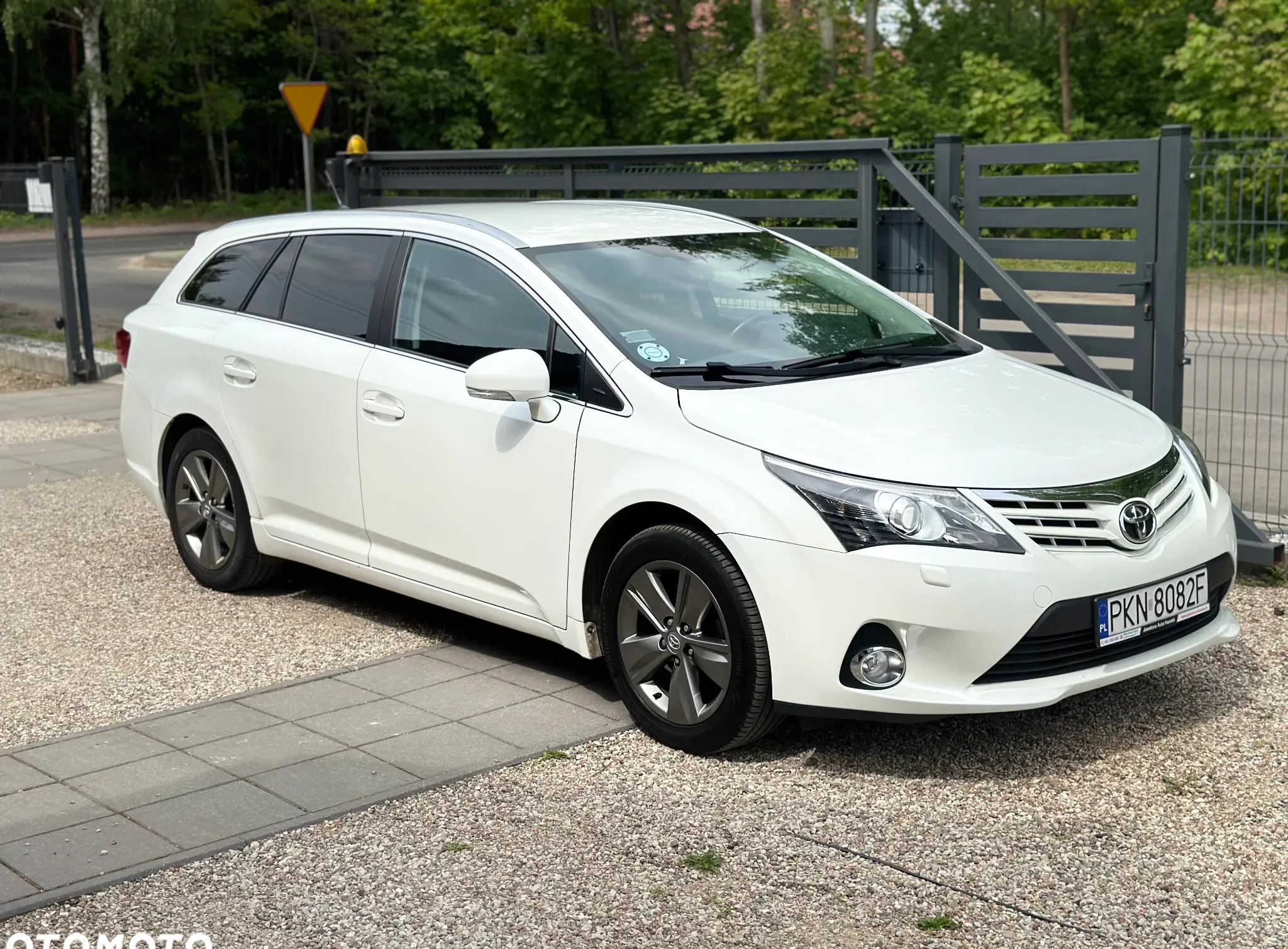 Toyota Avensis cena 48900 przebieg: 183500, rok produkcji 2014 z Góra małe 529